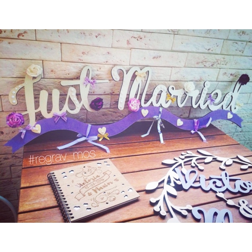 Слова "Just Married" из фанеры
